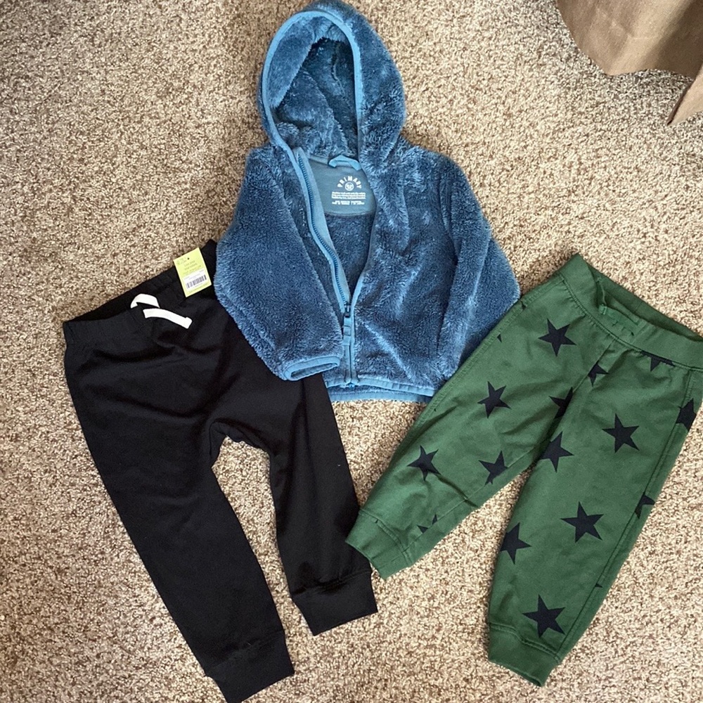 ***SOLD***Primary clothes bundle